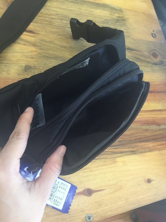 Túi đeo chéo bao tử Adidas DW8885 item khiến giới trẻ phát sốt 3
