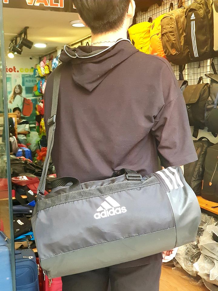 Cơ hội mua Túi Adidas Convertible 3 Stripes Duffel Bag giá chỉ 280K 5 Cơ hội mua Túi Adidas Convertible 3 Stripes Duffel Bag giá chỉ 280K 5
