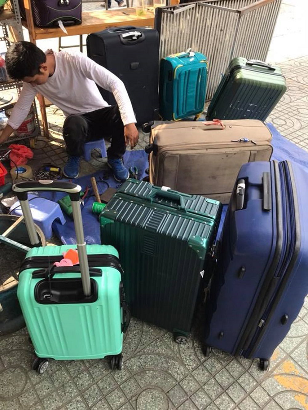 Dịch vụ thay Quai Vali, Thay Cần kéo vali kéo giá rẻ ở Hà Nội 6