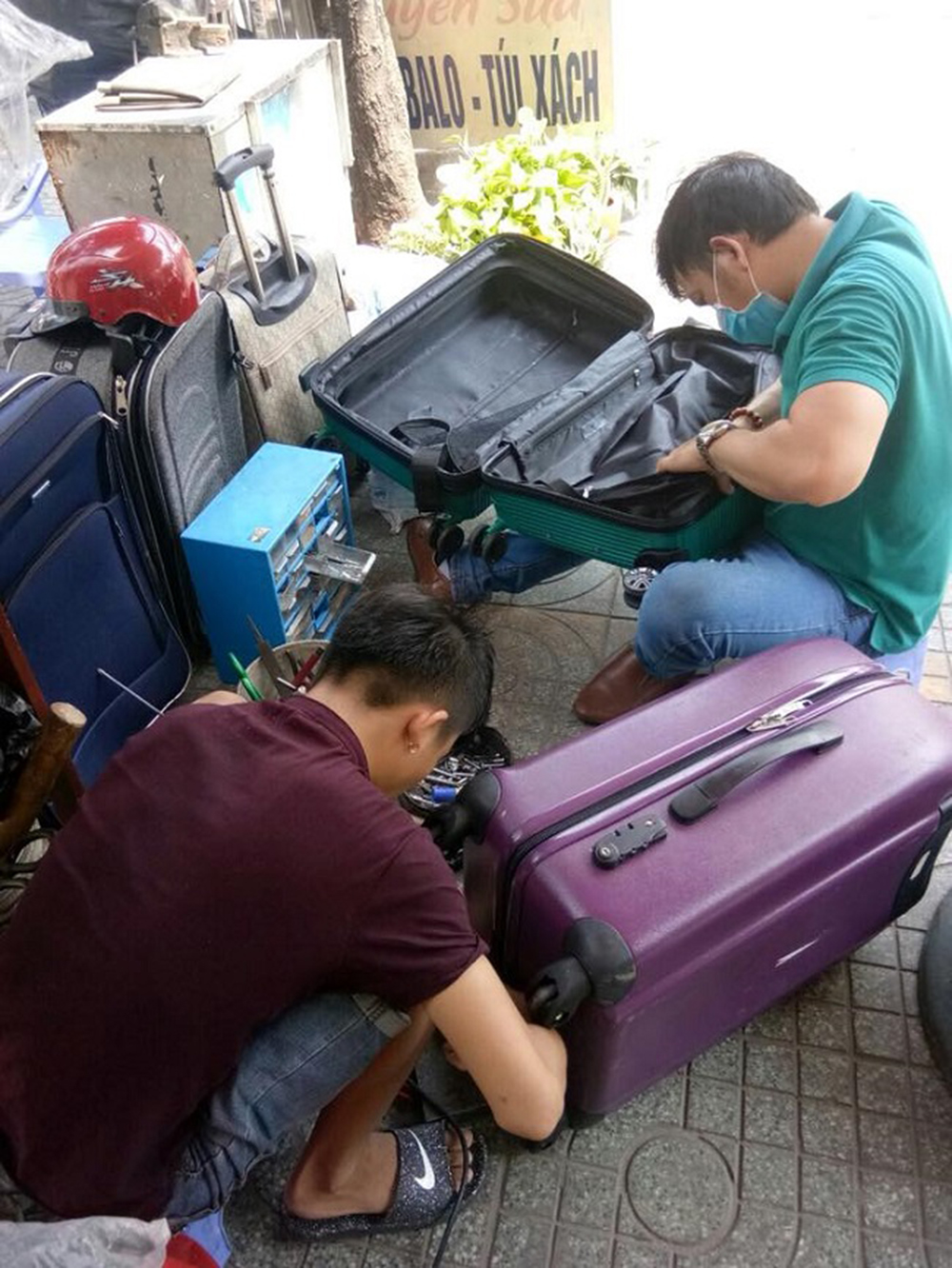 Dịch vụ thay Quai Vali, Thay Cần kéo vali kéo giá rẻ ở Hà Nội 7