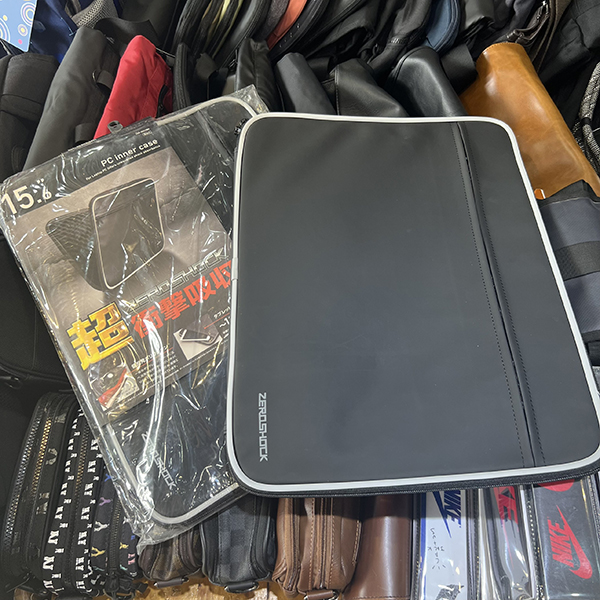 Túi chống sốc laptop ELECOM ZEROSHOCK 15.6 " ZSB-IBN15BK 22 Túi chống sốc laptop ELECOM ZEROSHOCK 15.6 " ZSB-IBN15BK 22