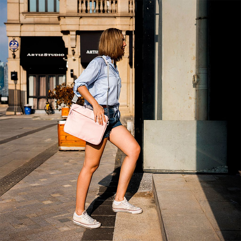 Túi xách chống sốc Tomtoc Messenger Bag A45-C01 17 Túi xách chống sốc Tomtoc Messenger Bag A45-C01 17