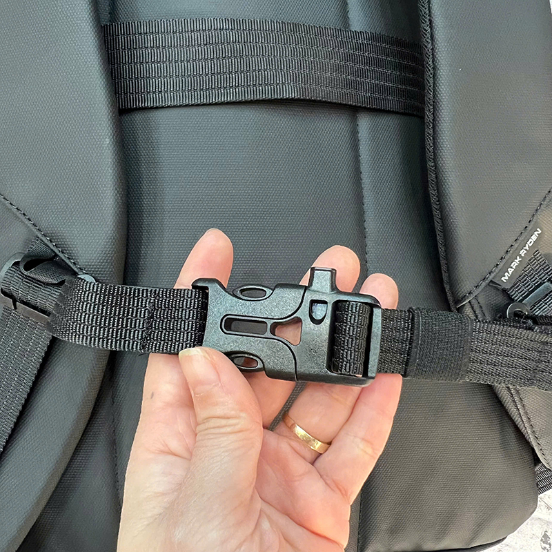 Balo laptop kháng nước tích hợp cổng USB Mark Ryden MR6886 36 Balo laptop kháng nước tích hợp cổng USB Mark Ryden MR6886 36