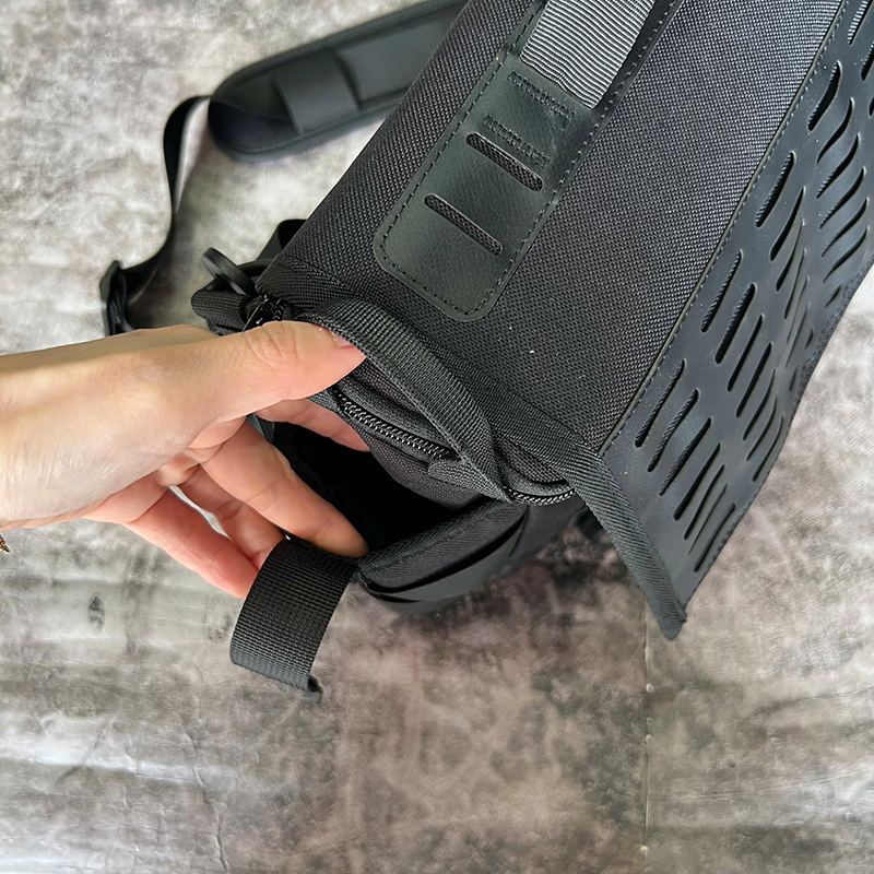 Cặp laptop đeo chéo đa năng Ozuko OZ9445 27 Cặp laptop đeo chéo đa năng Ozuko OZ9445 27