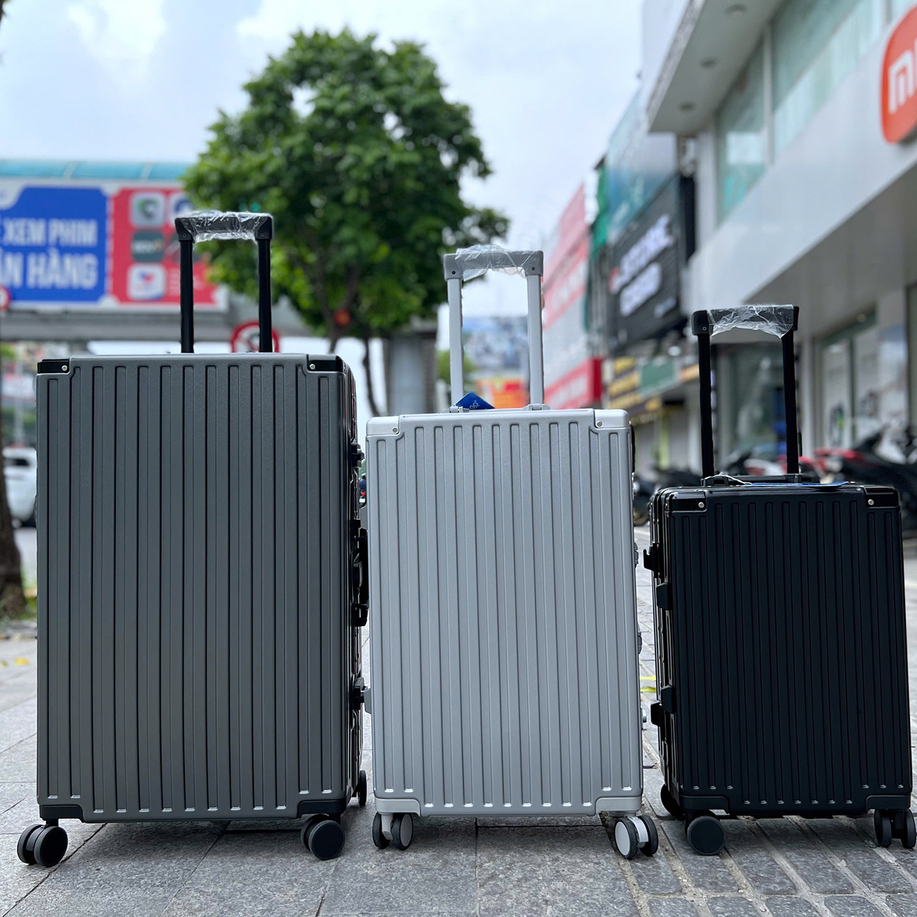 Vali nhựa khung nhôm Stargo Avita 24 inch - Ký gửi 20 Vali nhựa khung nhôm Stargo Avita 24 inch - Ký gửi 20