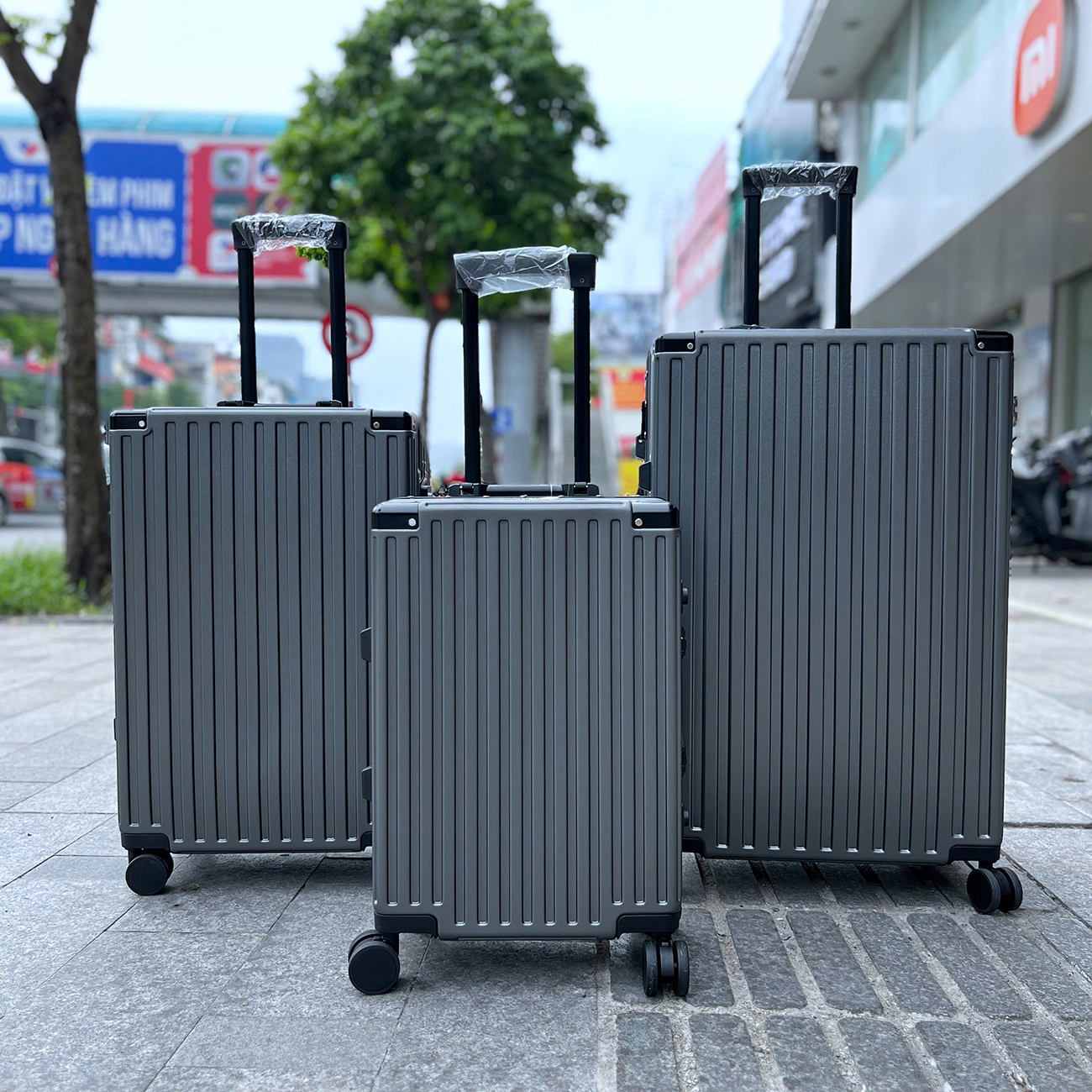 Vali nhựa khung nhôm cỡ đại Stargo Avita 28 inch - Ký gửi 20 Vali nhựa khung nhôm cỡ đại Stargo Avita 28 inch - Ký gửi 20